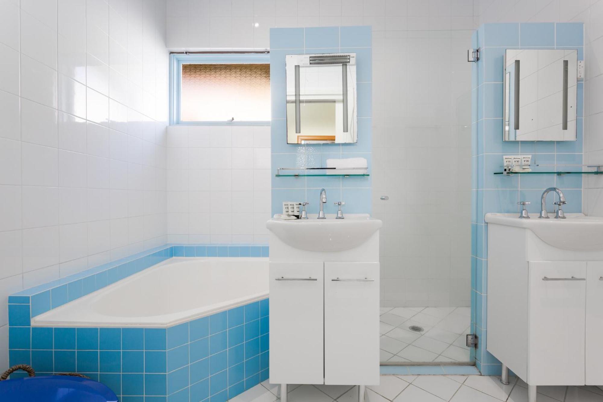 Holiday home Spacious 3-bed Mid Century Near Cbd *